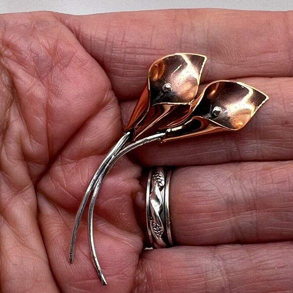 Vintage Stuart NYE Copper Sterling Double Calla LILY BROOCH Pin Costume Jewelry - Picture 3 of 12